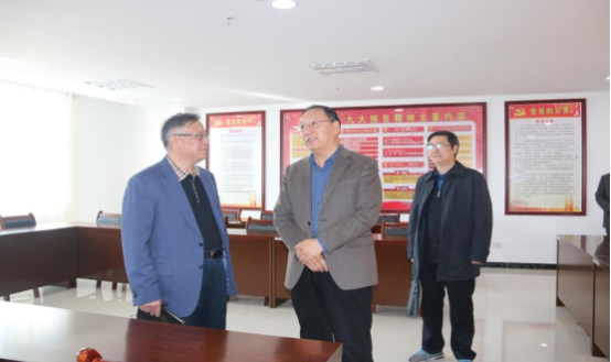 省委常委、省總工會(huì)主席馬吉孝等一行蒞臨青海物產(chǎn)集團(tuán)公司視察，調(diào)研指導(dǎo)道路貨運(yùn)企業(yè)建會(huì)、貨運(yùn)司機(jī)入會(huì)等工作