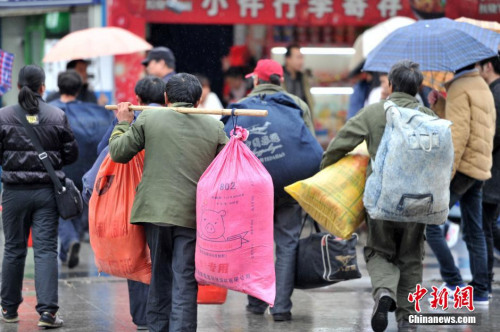 聚焦春節(jié)&ldquo;恐歸族&rdquo;：近鄉(xiāng)情怯，恐懼何來？(圖)